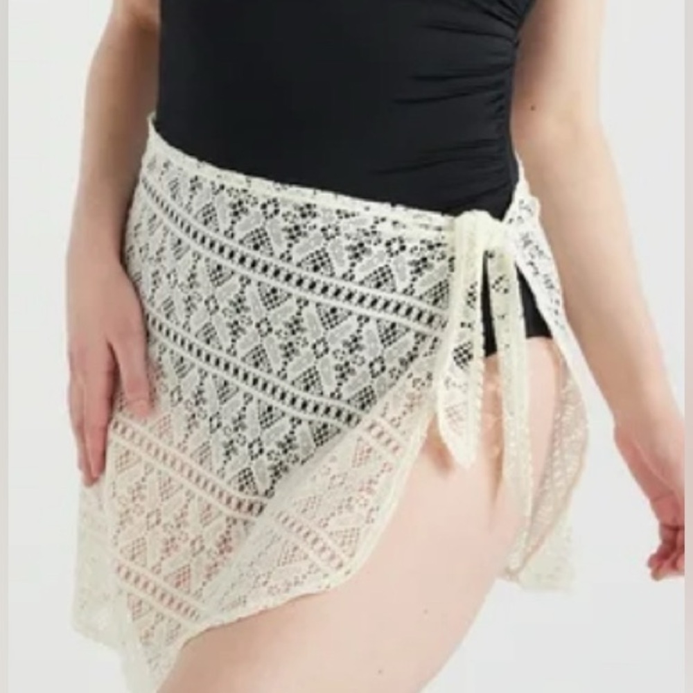 Time And Tru Women’s Plus Size Lace Crochet Adjustable Tying Coverup Skirt XL/2X